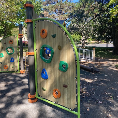 Reid-Park-playground-equipment